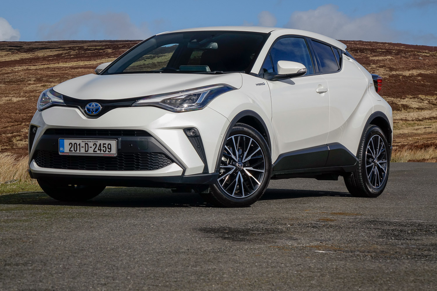 Car Reviews | Toyota C-HR 1.8 Hybrid (2020) | CompleteCar.ie