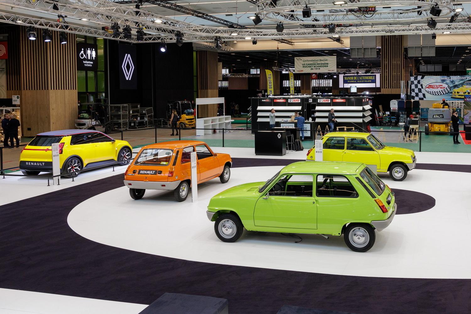Complete Car Features | Renault 5 50th birthday at Retromobile
