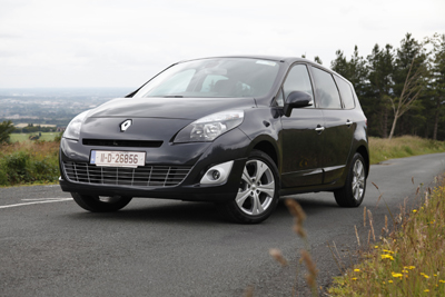 Complete Car Features | Renault Grand Scenic EDC Dynamique