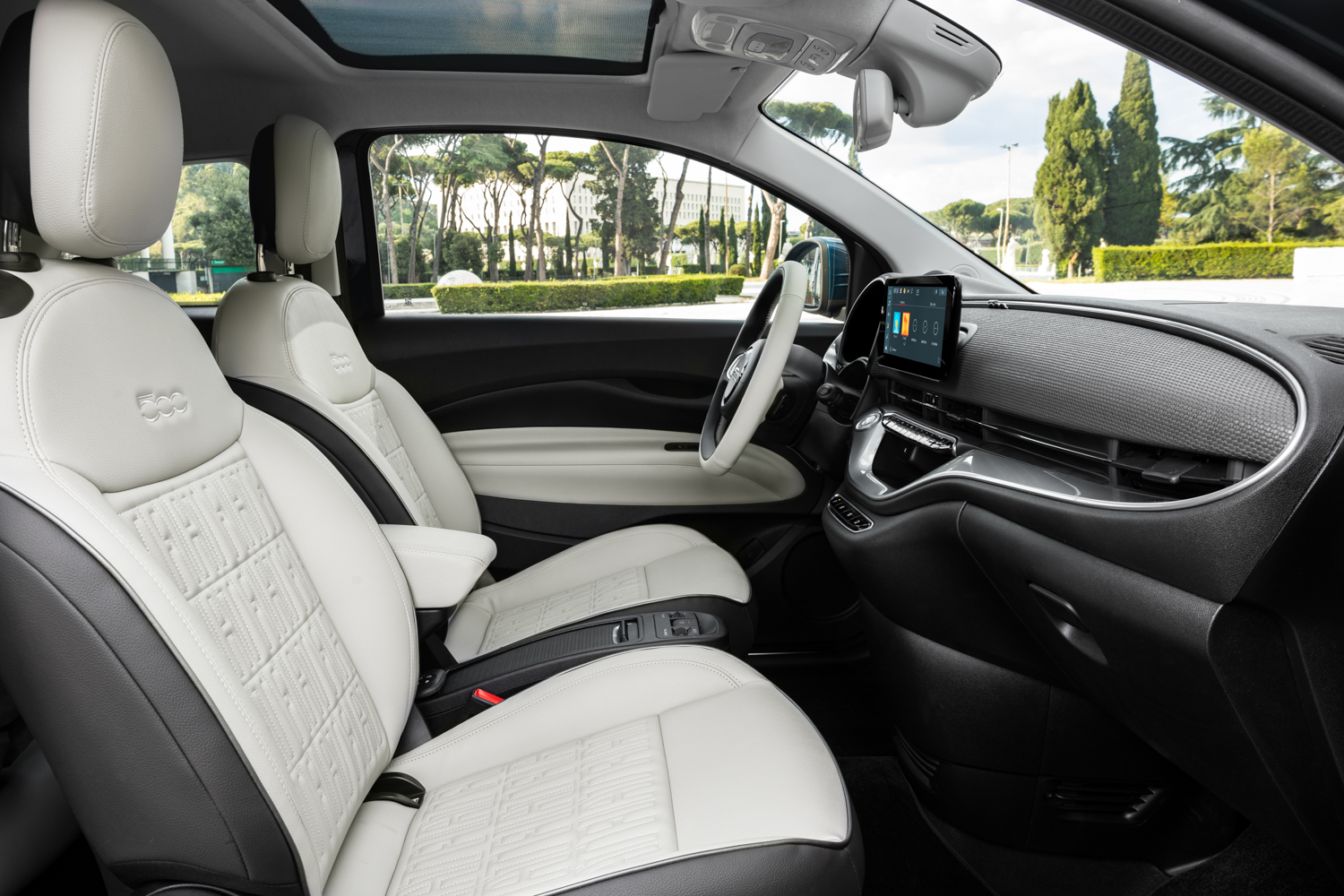 Order books open for electric Fiat 500 - car and motoring news by