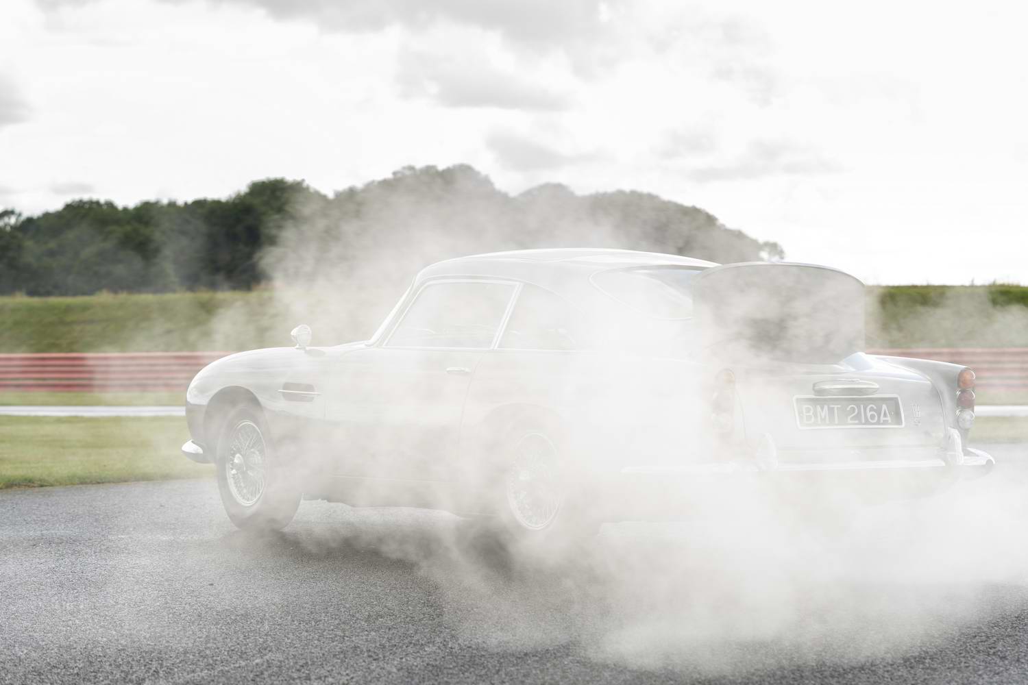 New Aston DB5 Goldfinger rolls off the line