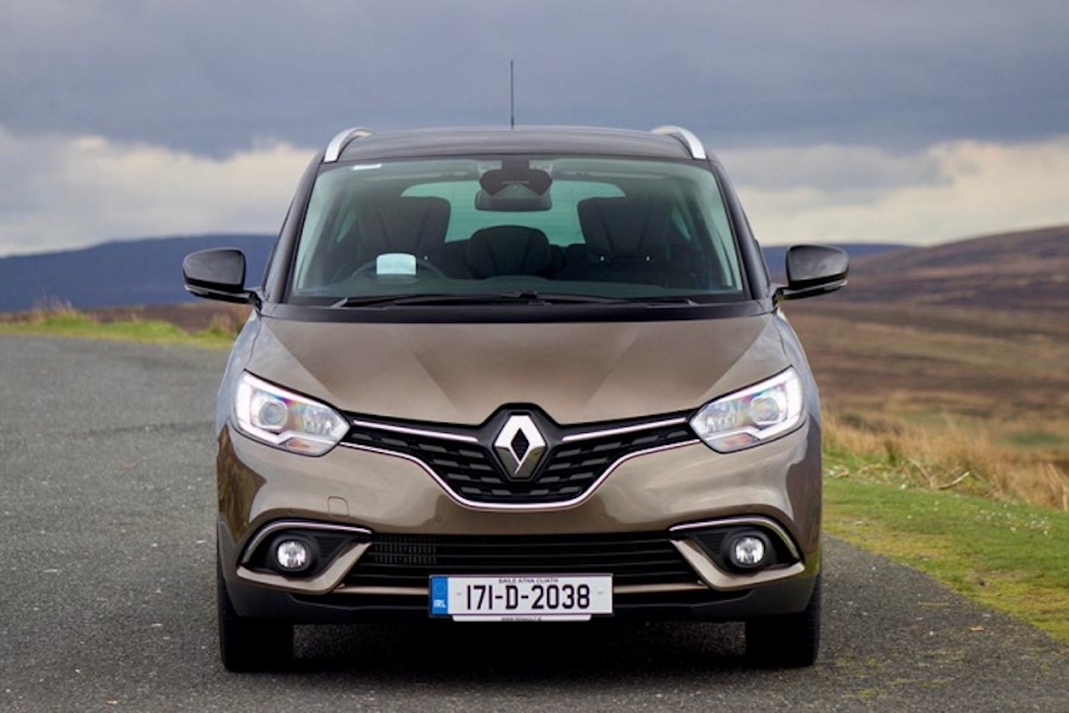 Renault drops right-hand drive Scenic