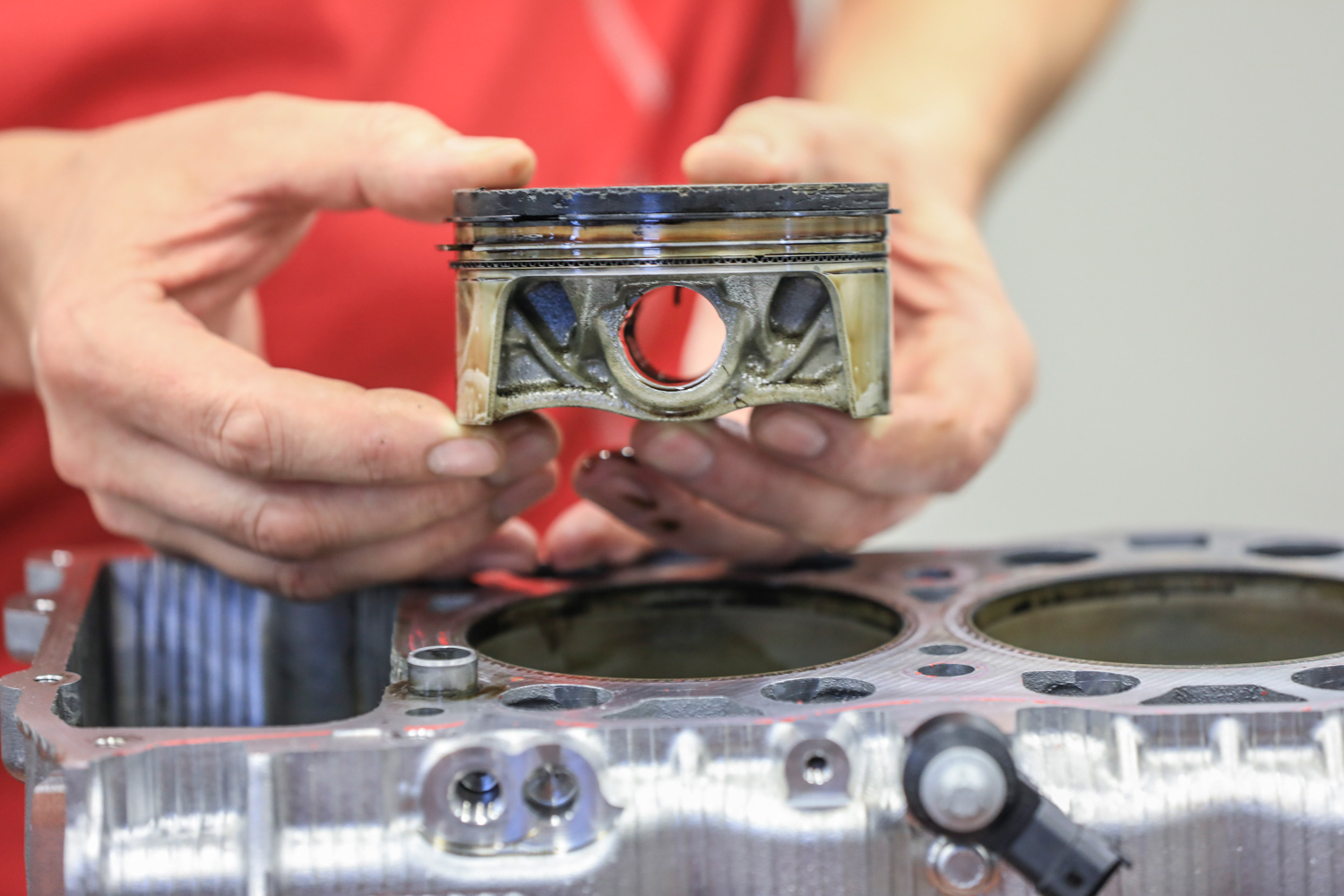 Porsche can now 3D-print pistons
