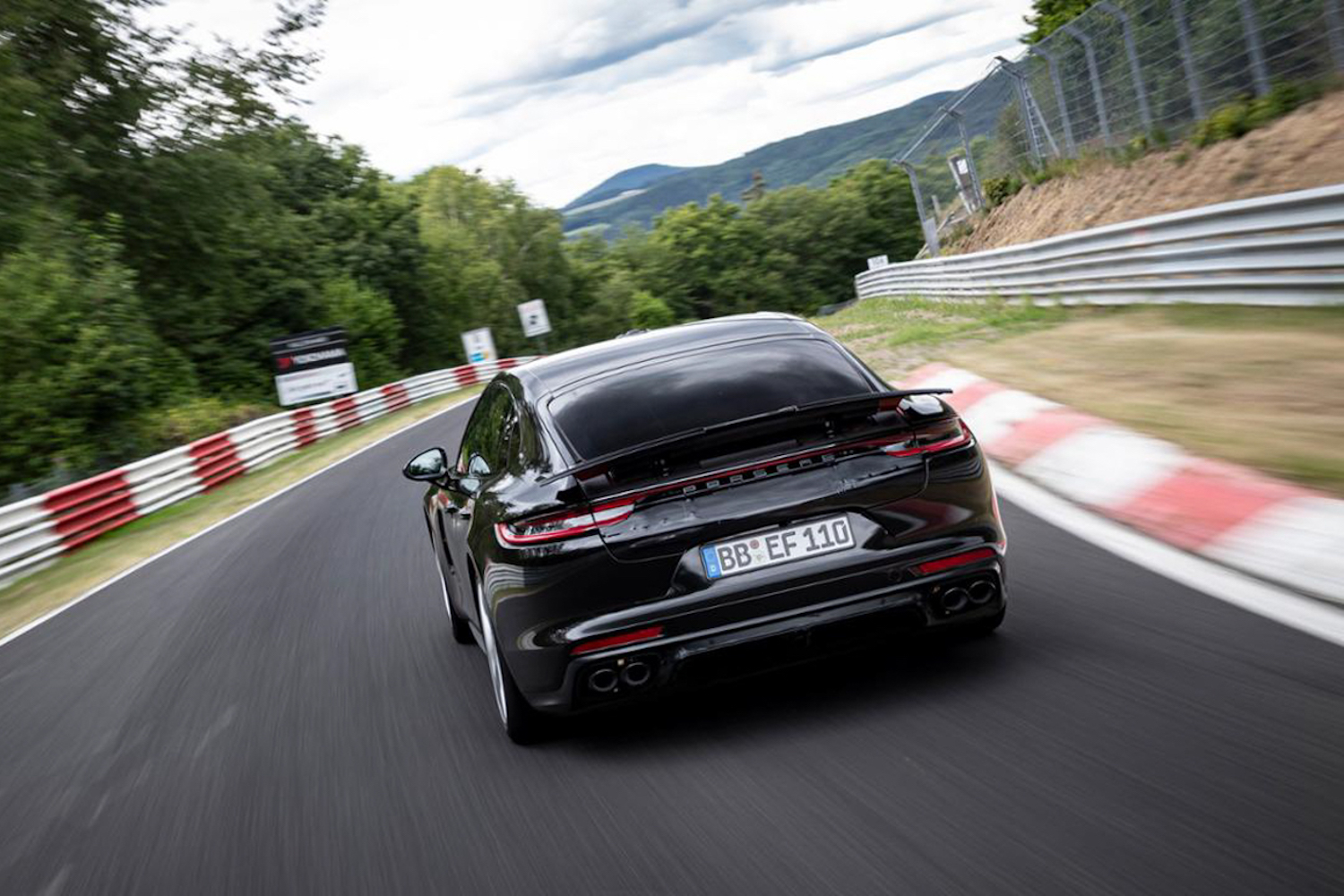 Updated Porsche Panamera revealed
