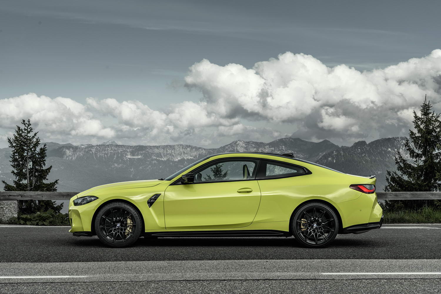 2021 BMW M4 Coupe image gallery - car and motoring news by CompleteCar.ie