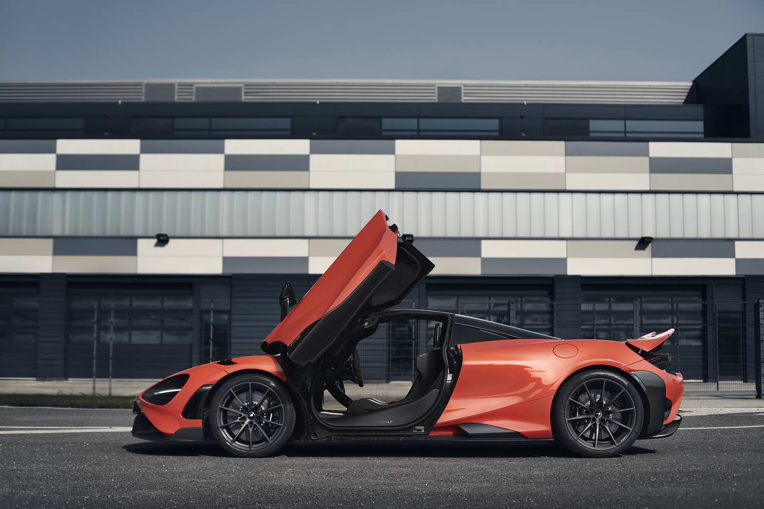 McLaren 765LT (2021)