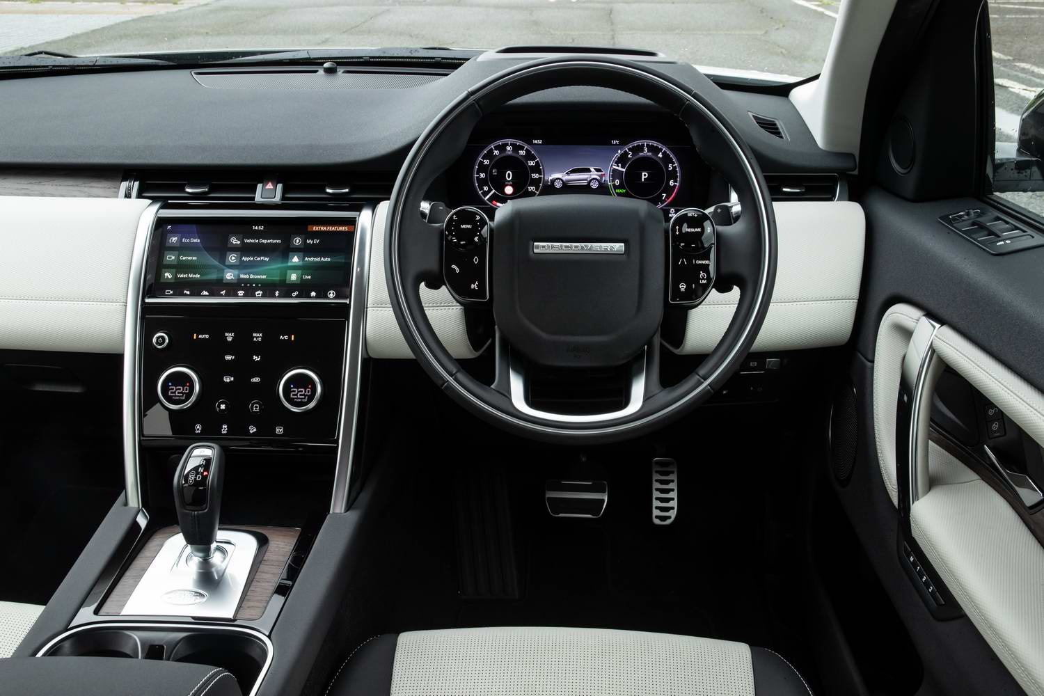 Land Rover Discovery Sport P300e hybrid (2021)