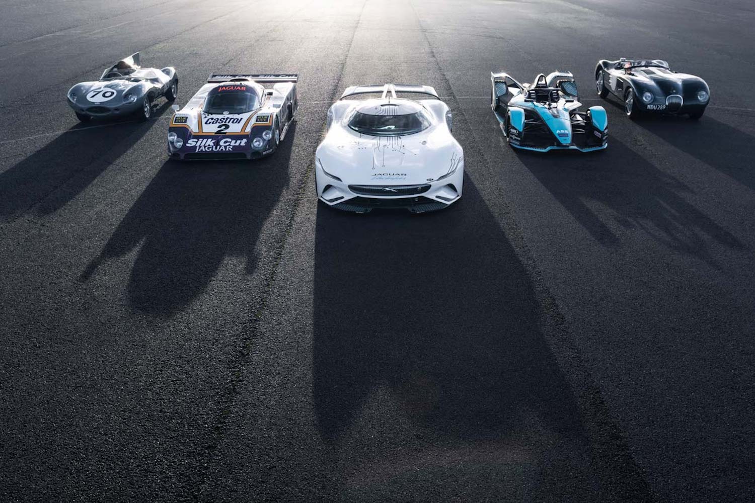 Jaguar mocks up 1,903hp electric racer