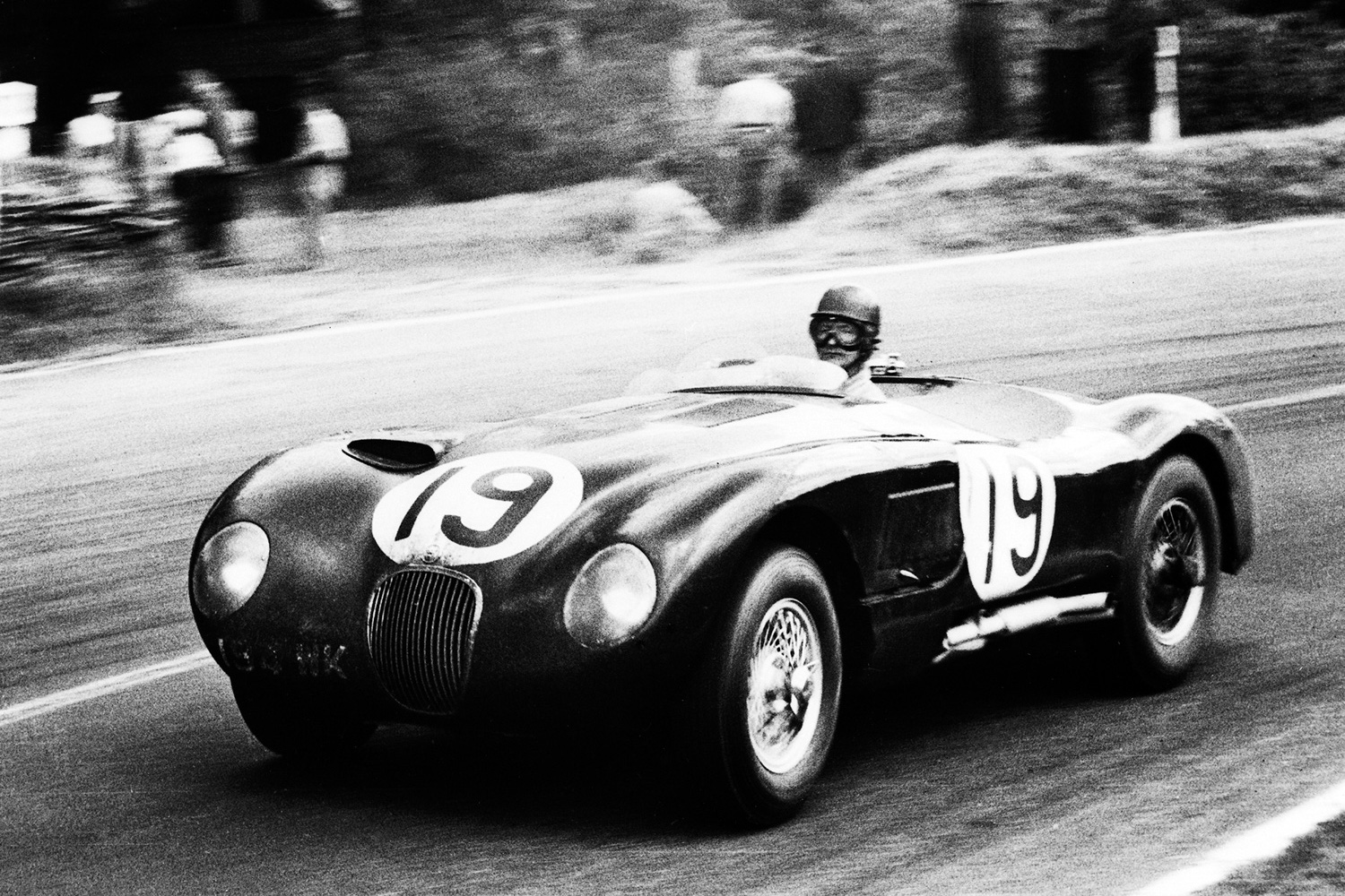 Jaguar to remake classic fifties racers
