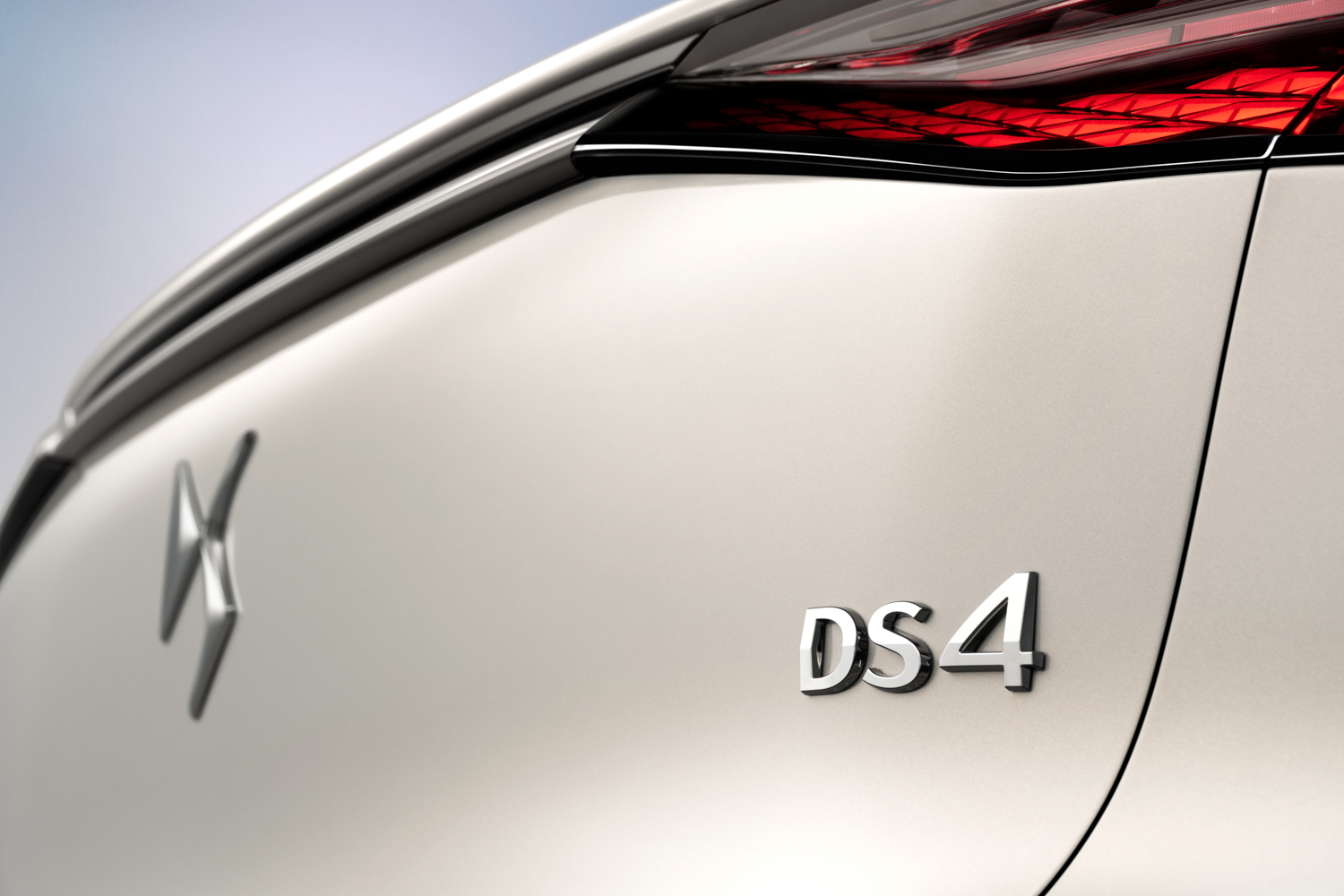 DS 4 targets premium hatchback elite