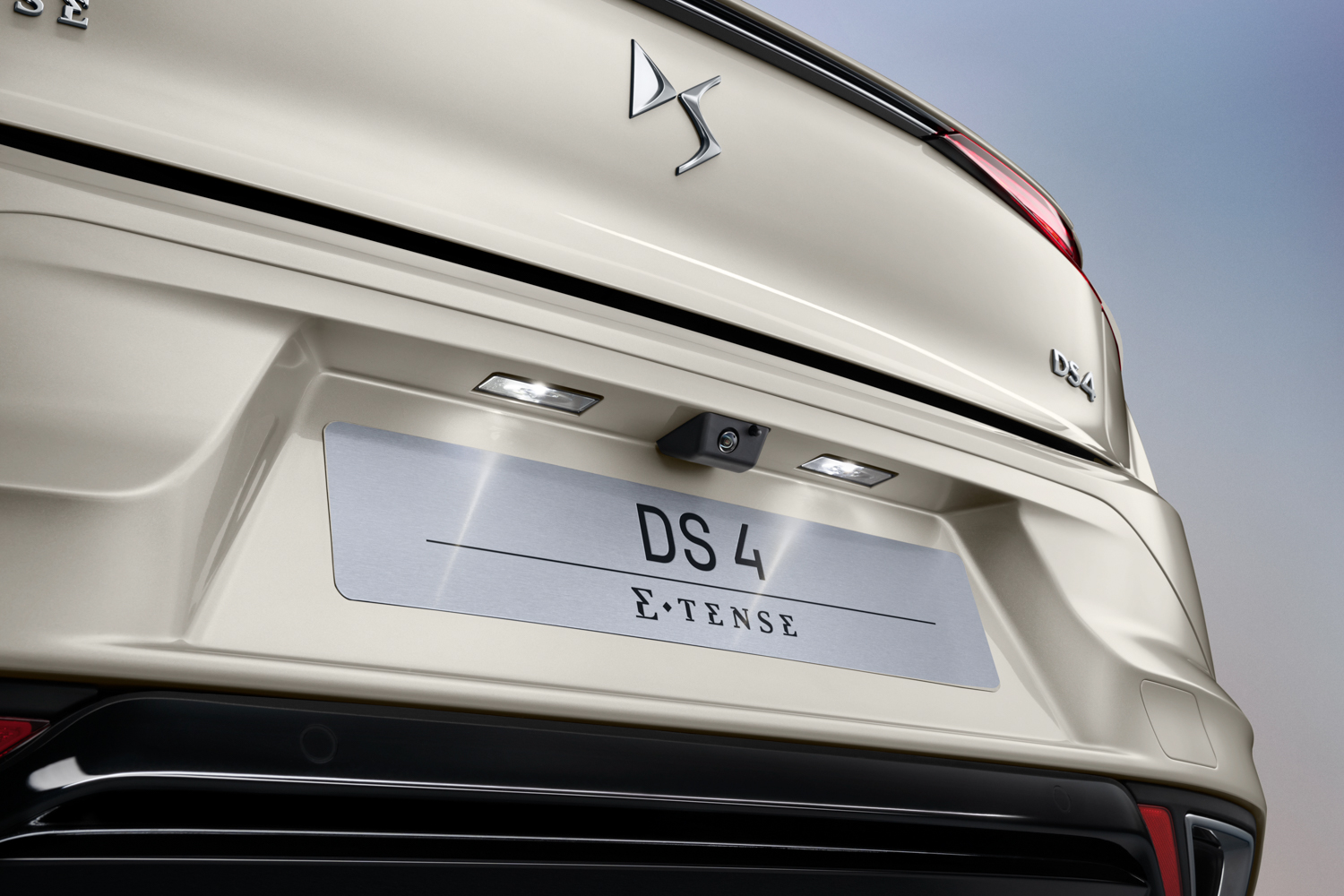 DS 4 targets premium hatchback elite