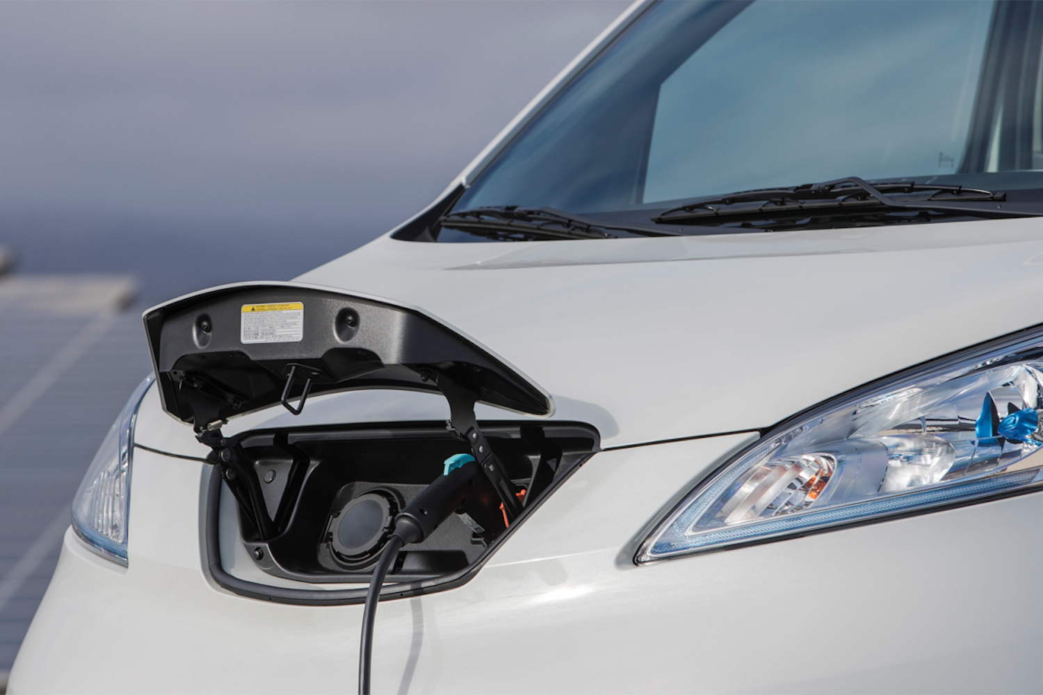 Bigger grants for electric taxis