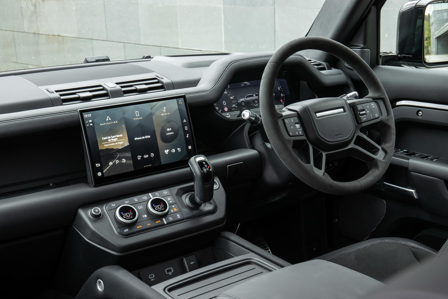 Land Rover Defender V8 (2021)