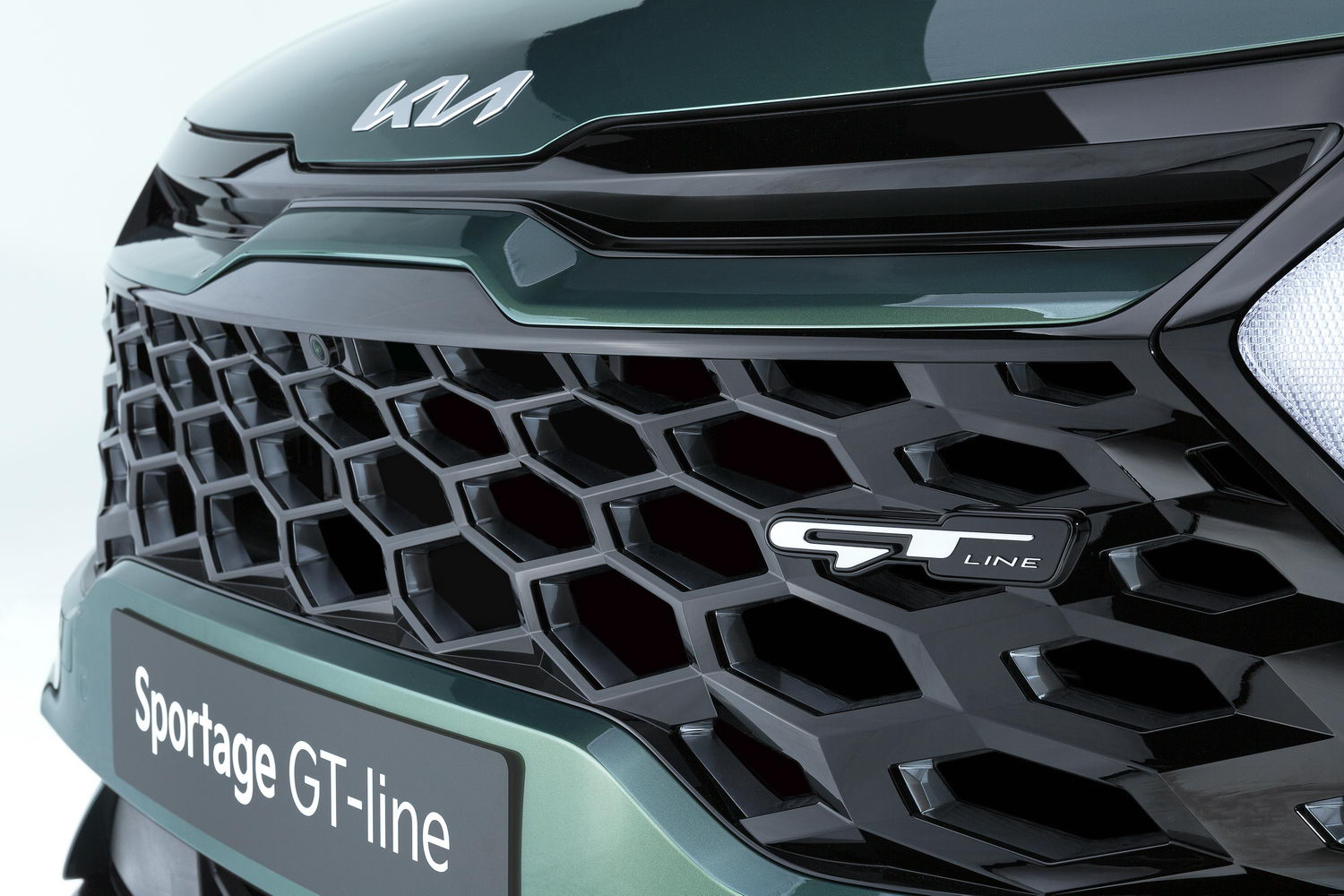 Kia debuts new Sportage SUV