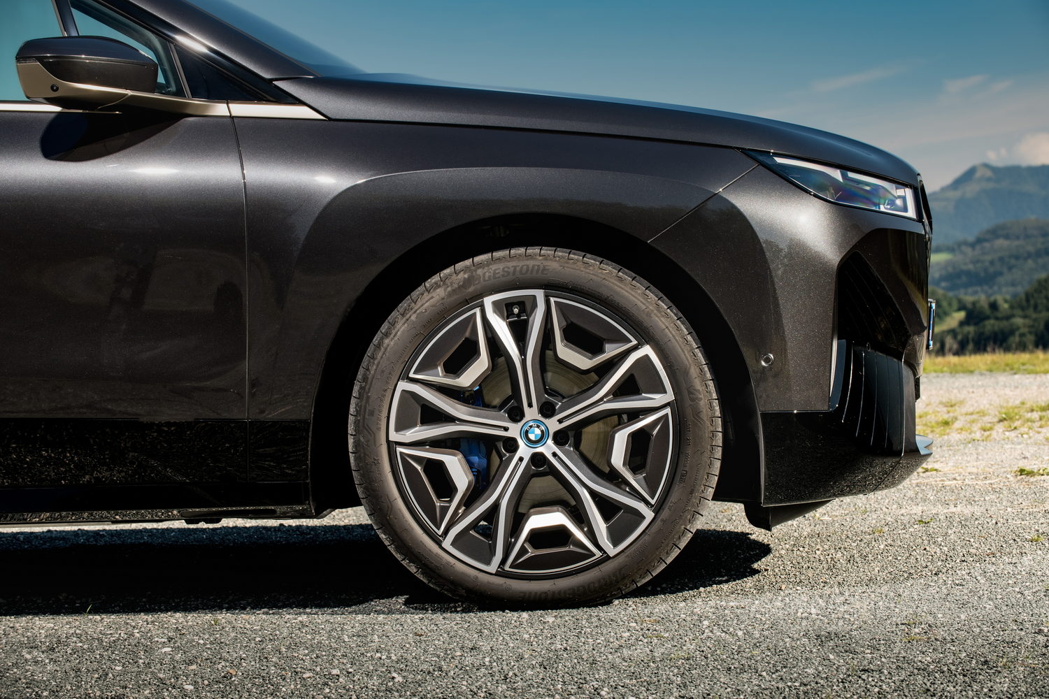 BMW iX xDrive50 (2022)