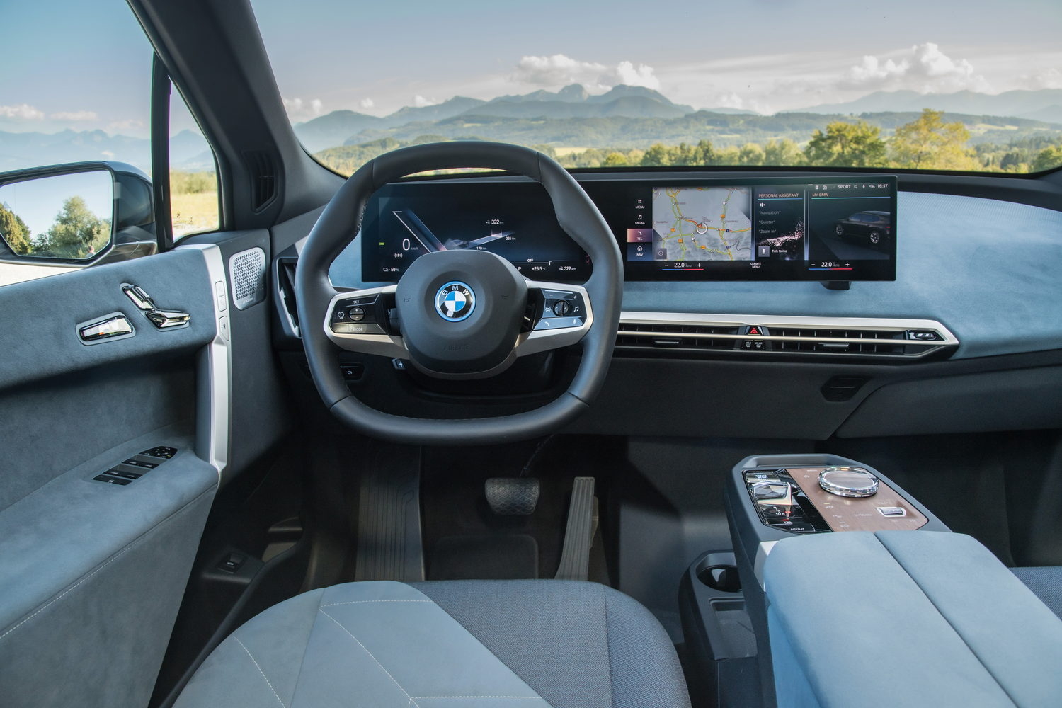 BMW iX xDrive50 (2022)