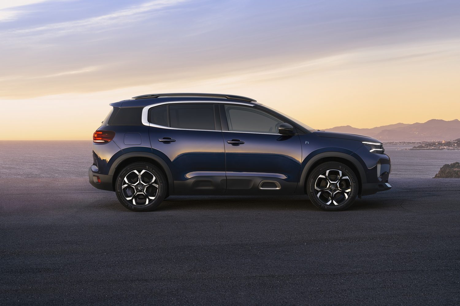 Facelifted Citroen C5 Aircross unveiled