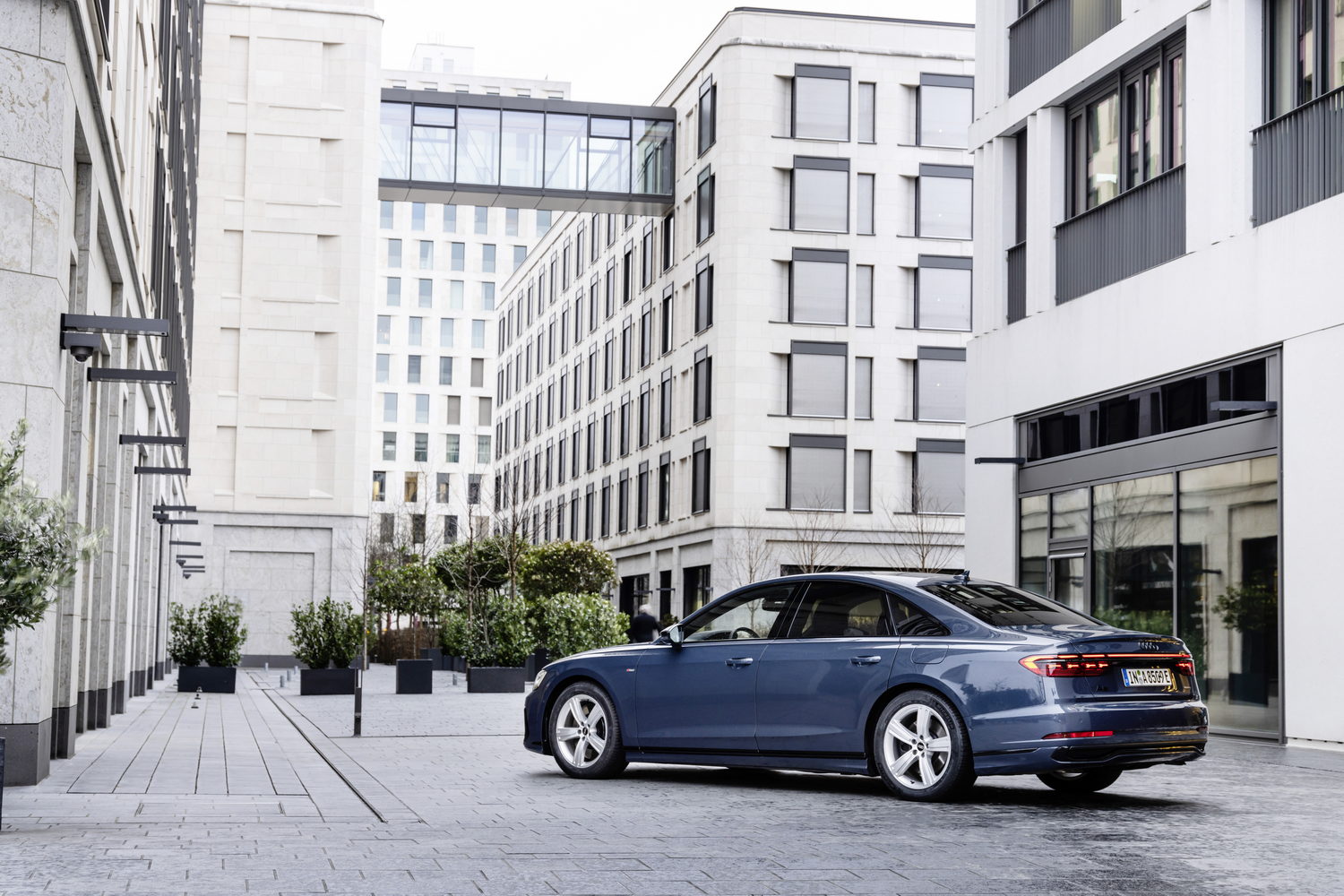 Audi A8 60 TFSI e hybrid (2022)