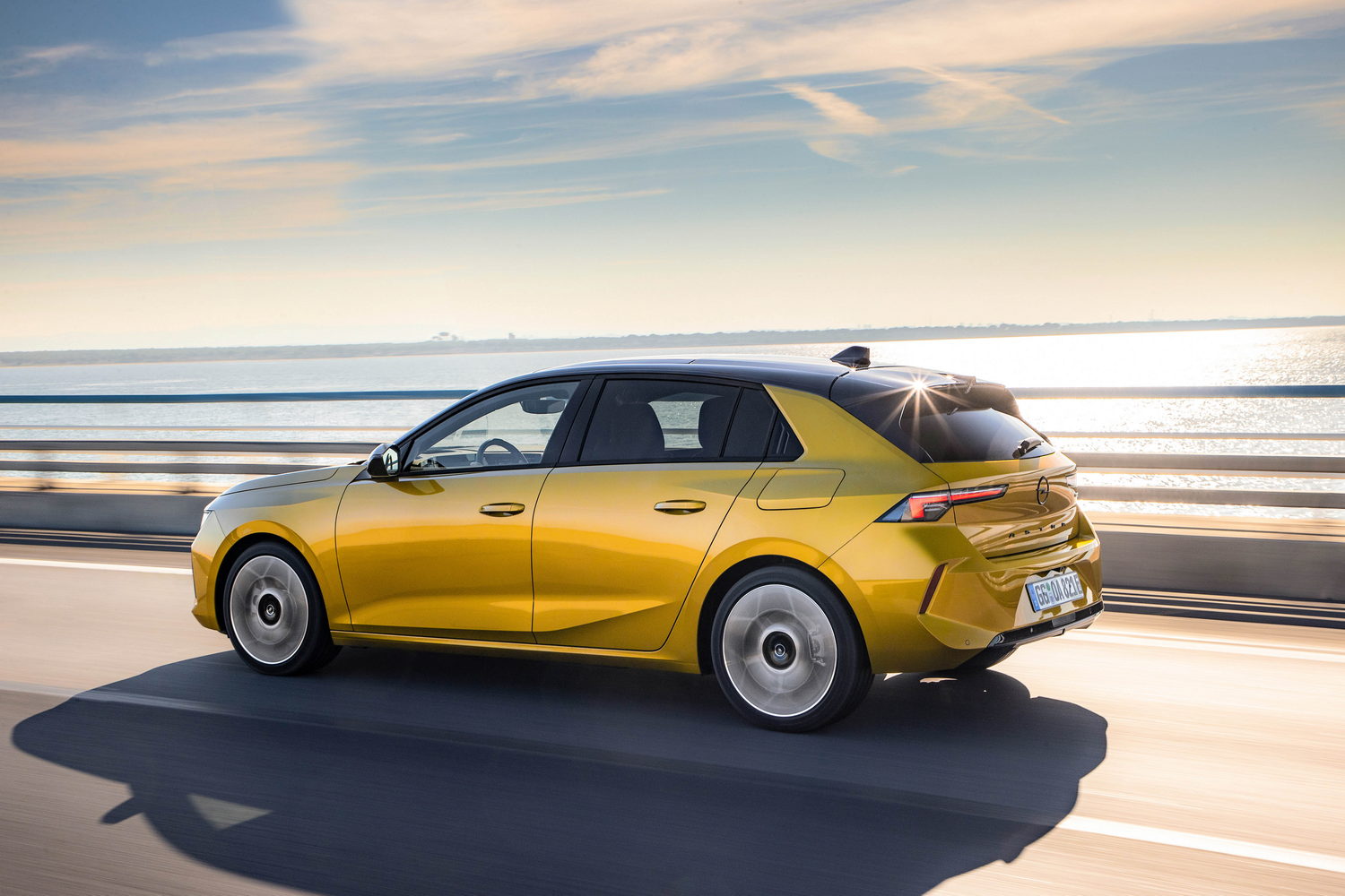 Opel Astra Hybrid-e (2022)