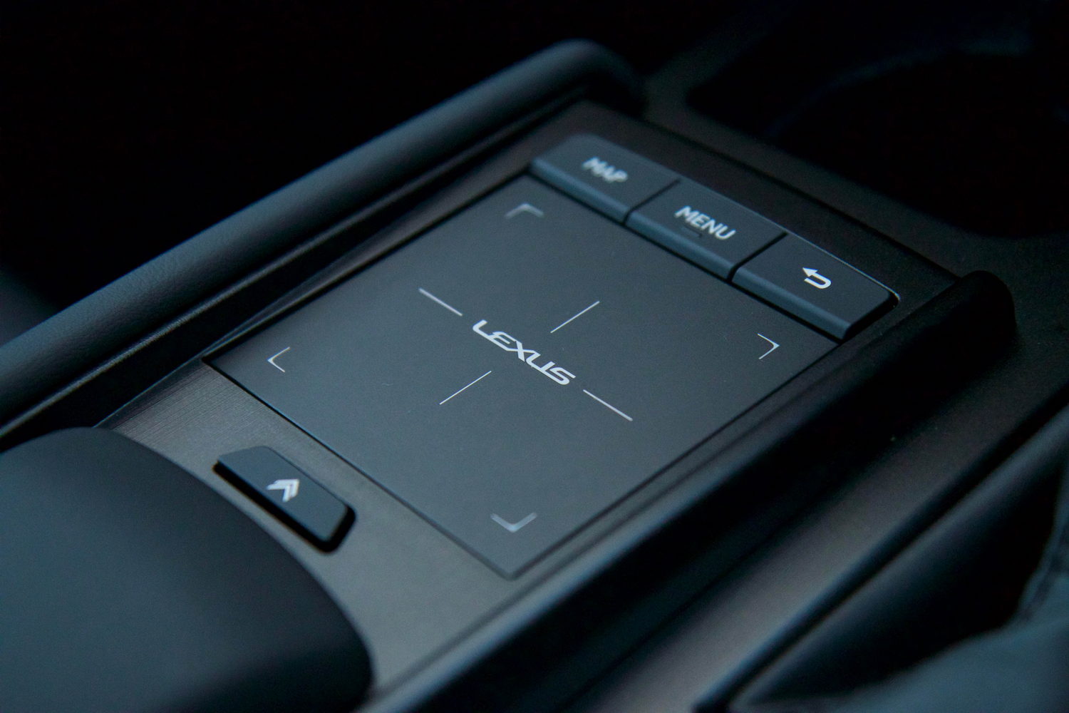 Lexus ES 300h (2022)