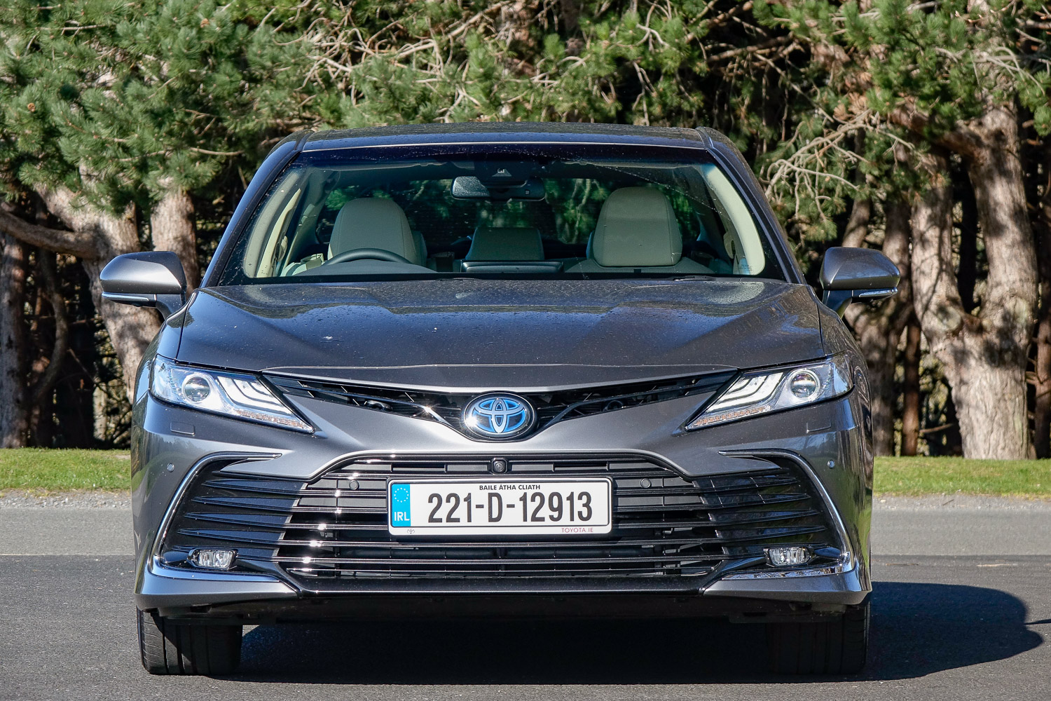 Toyota Camry Hybrid (2022)