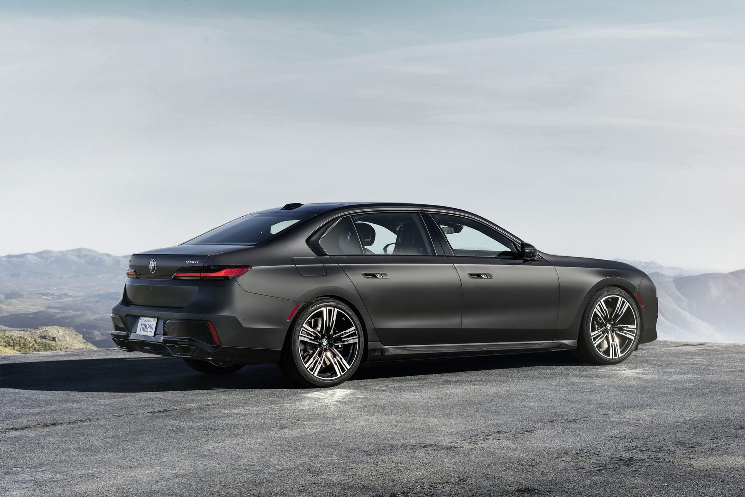 New all-electric BMW 7 Series revealed