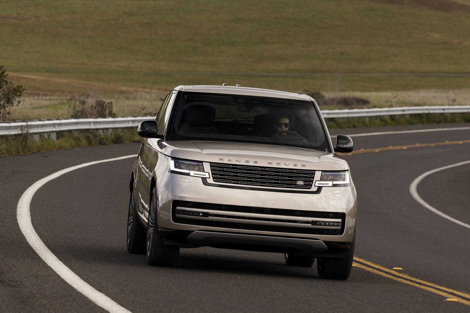 Range Rover D350 HSE (2022) Range Rover D350 HSE (2022)