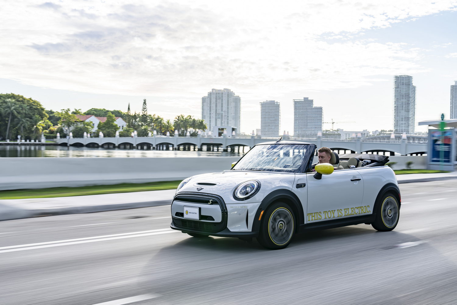 MINI reveals one-off electric convertible