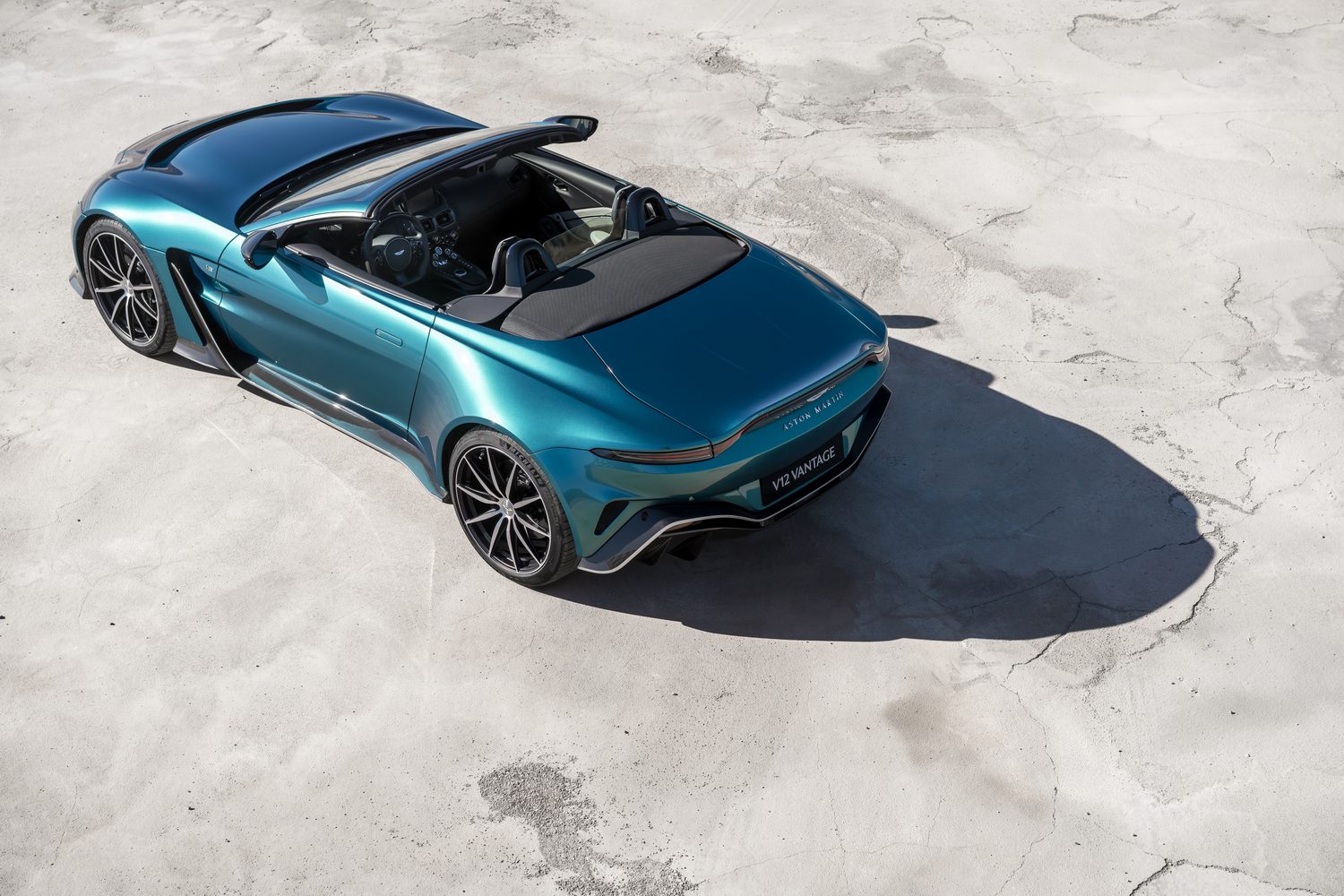 Aston Martin V12 Vantage Roadster unveiled