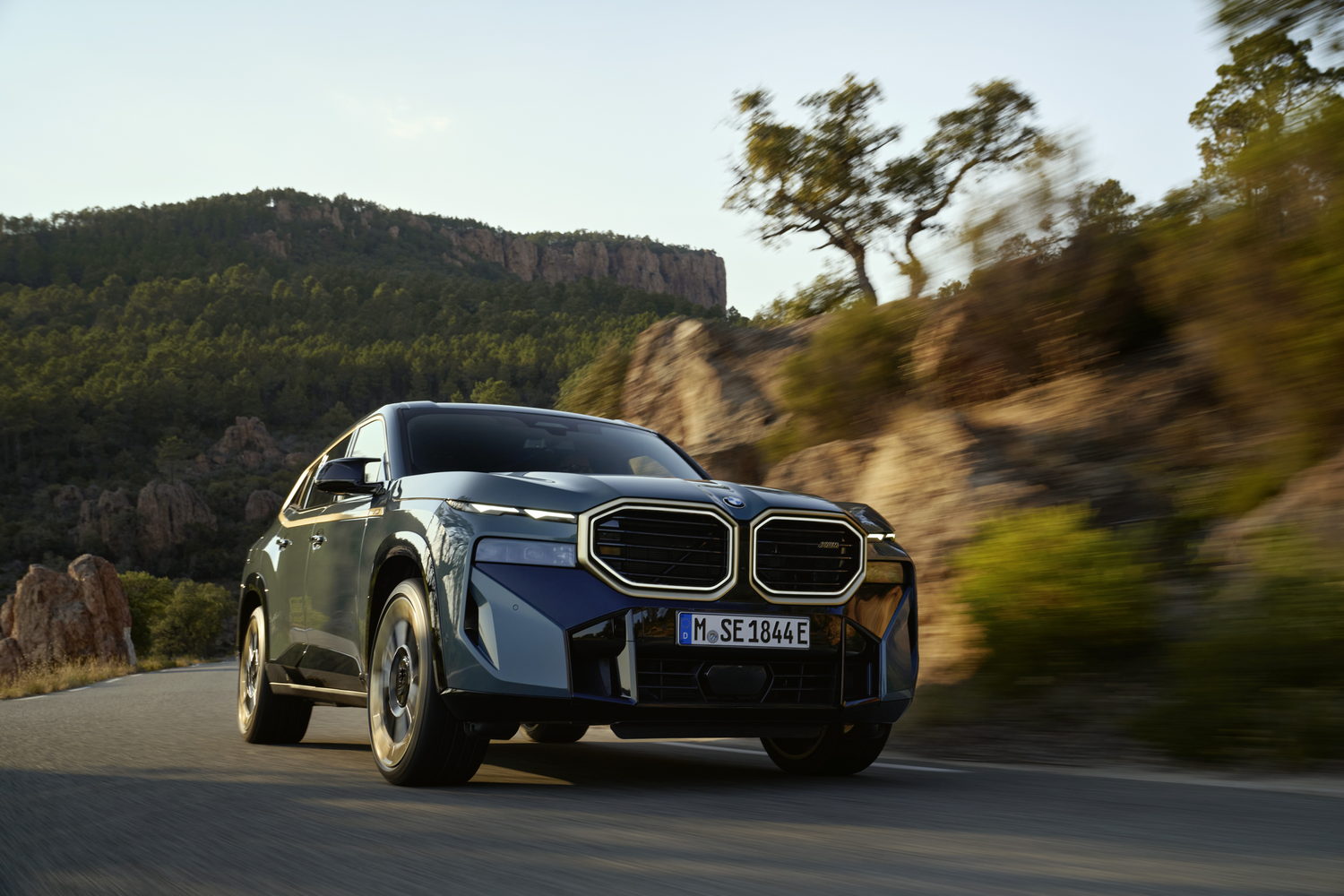 Hybrid BMW XM revealed in full