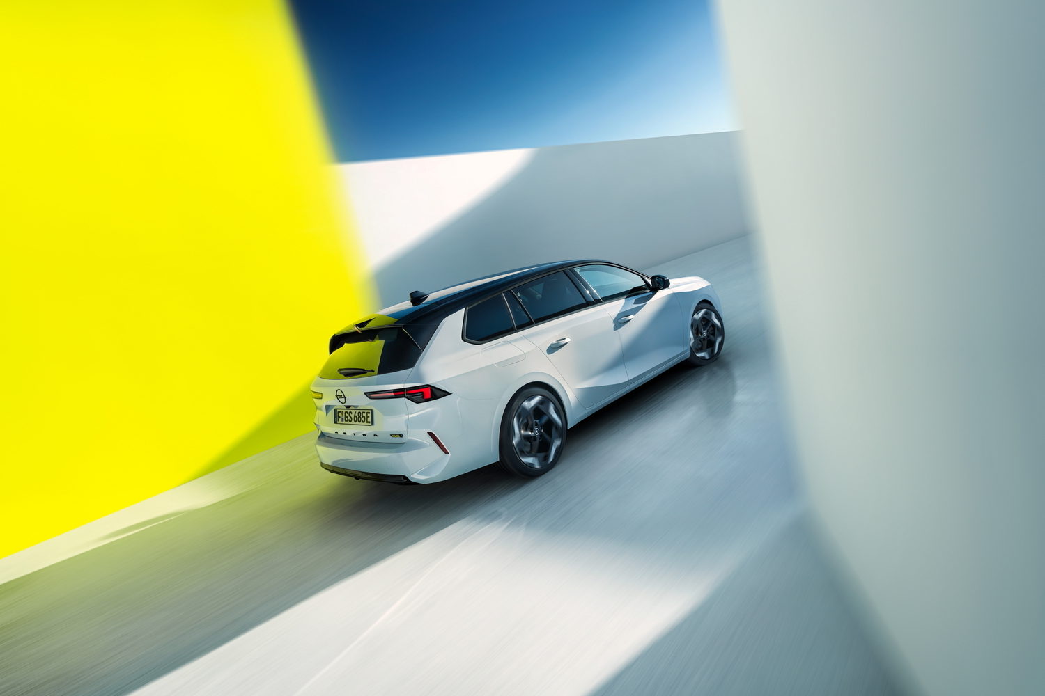 Opel shows off new Astra GSe