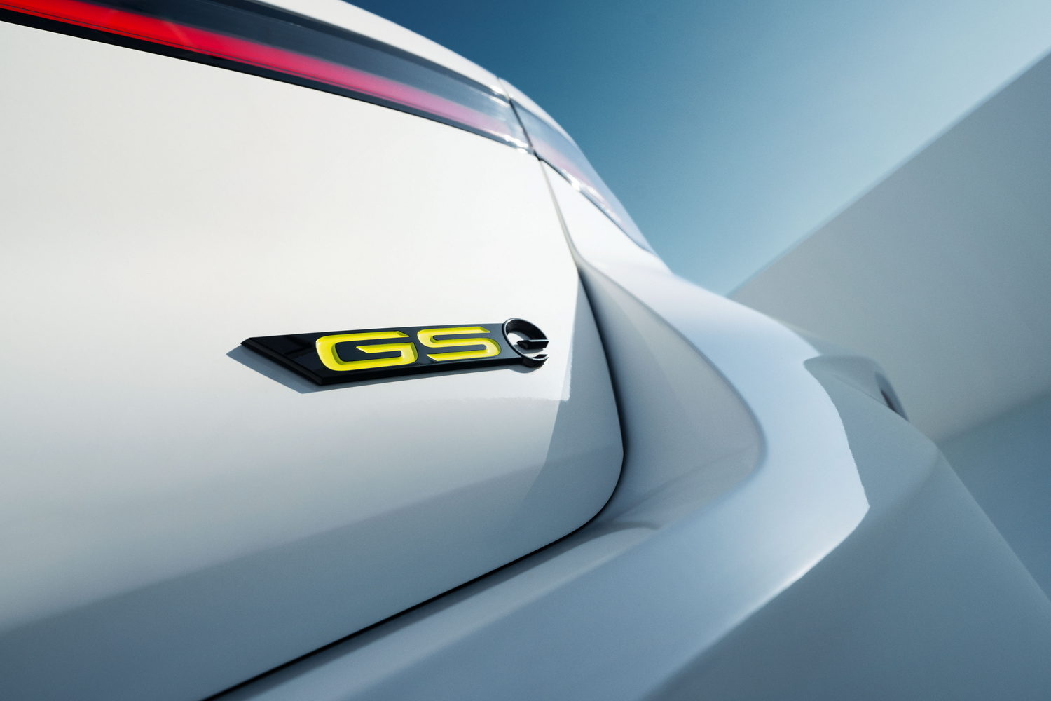 Opel shows off new Astra GSe