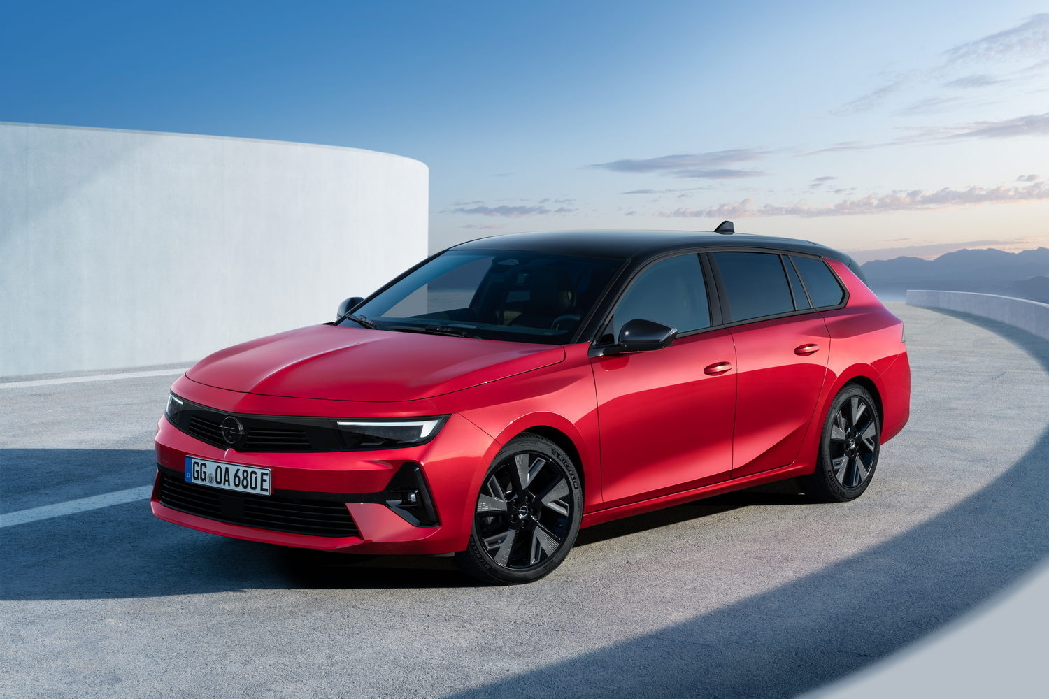 Opel Astra Electric unveiled