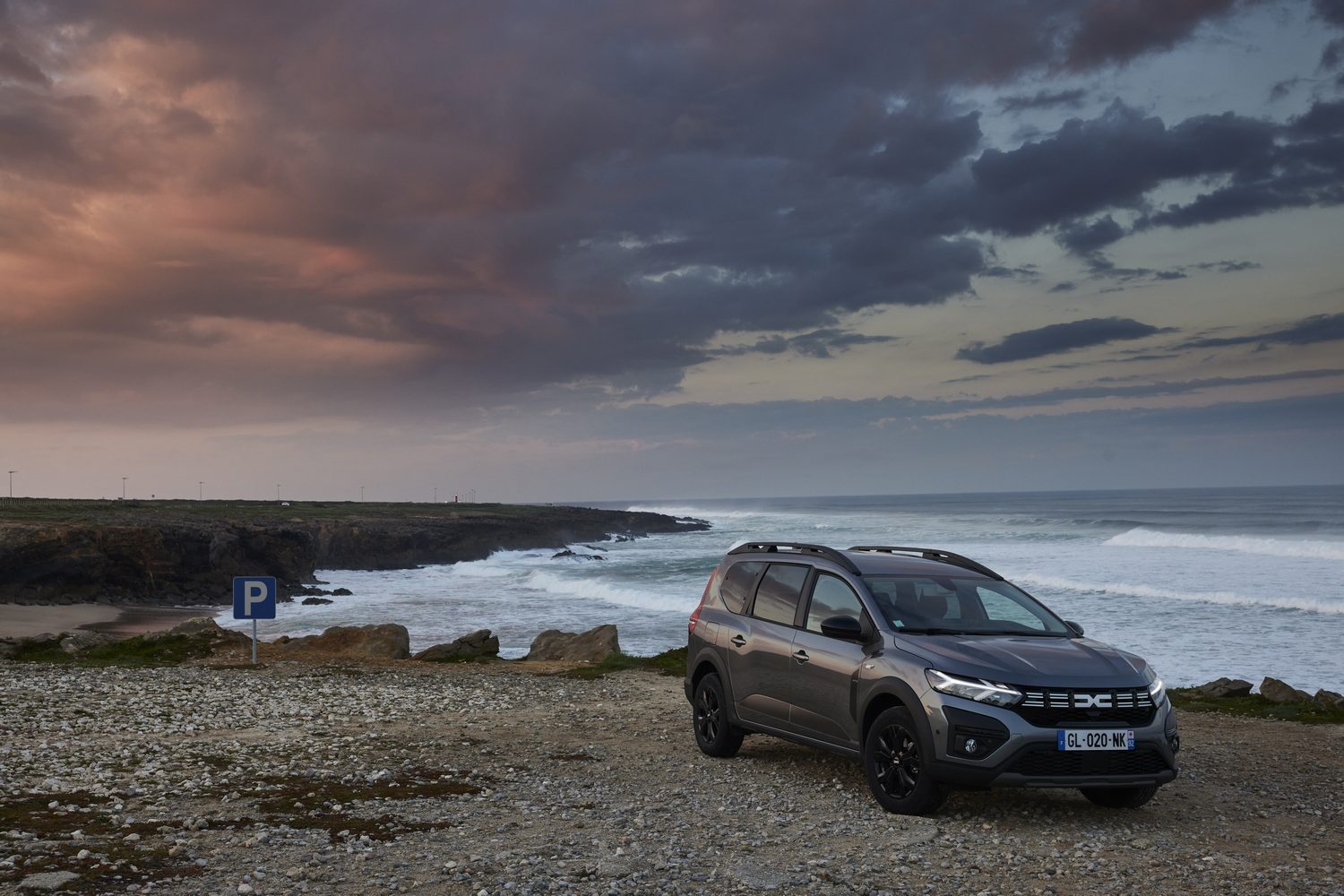 Dacia Jogger Gets Four-Cylinder Hybrid Engine With 140 HP