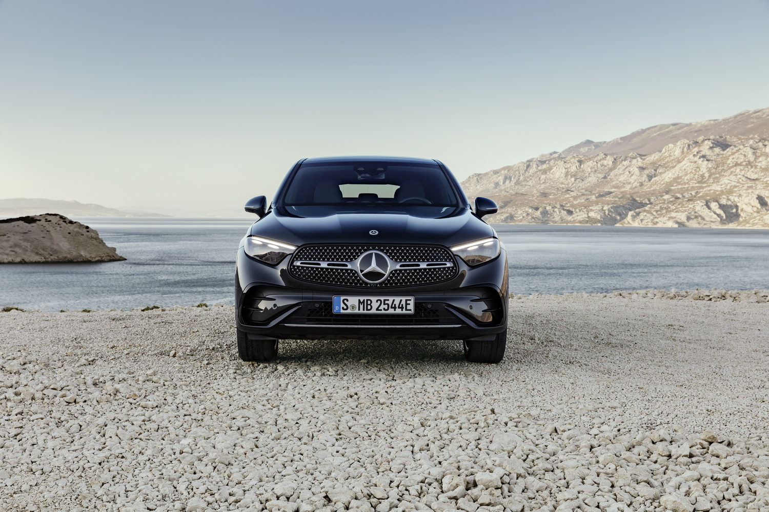 Mercedes-Benz unveils coupe GLC