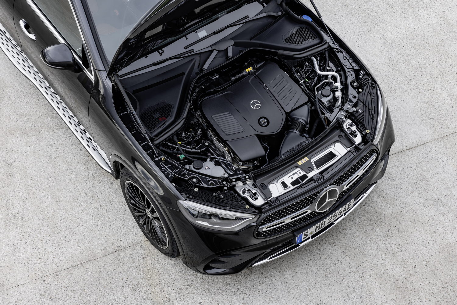 Mercedes-Benz unveils coupe GLC
