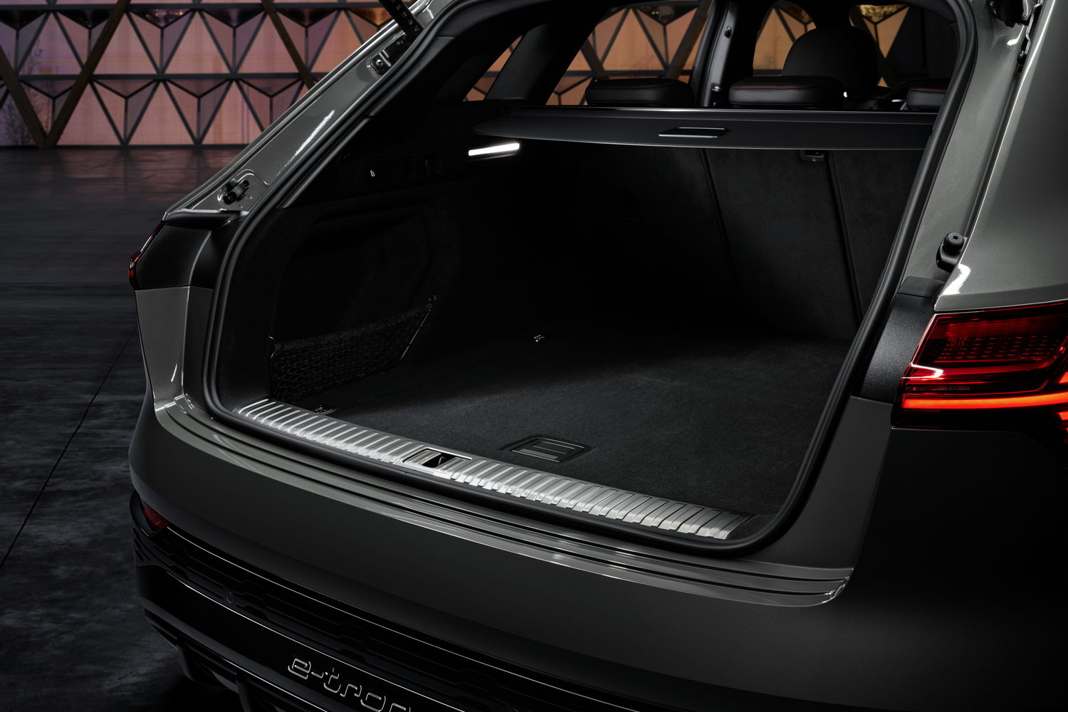 Audi Q8 e-tron 55 (2023)