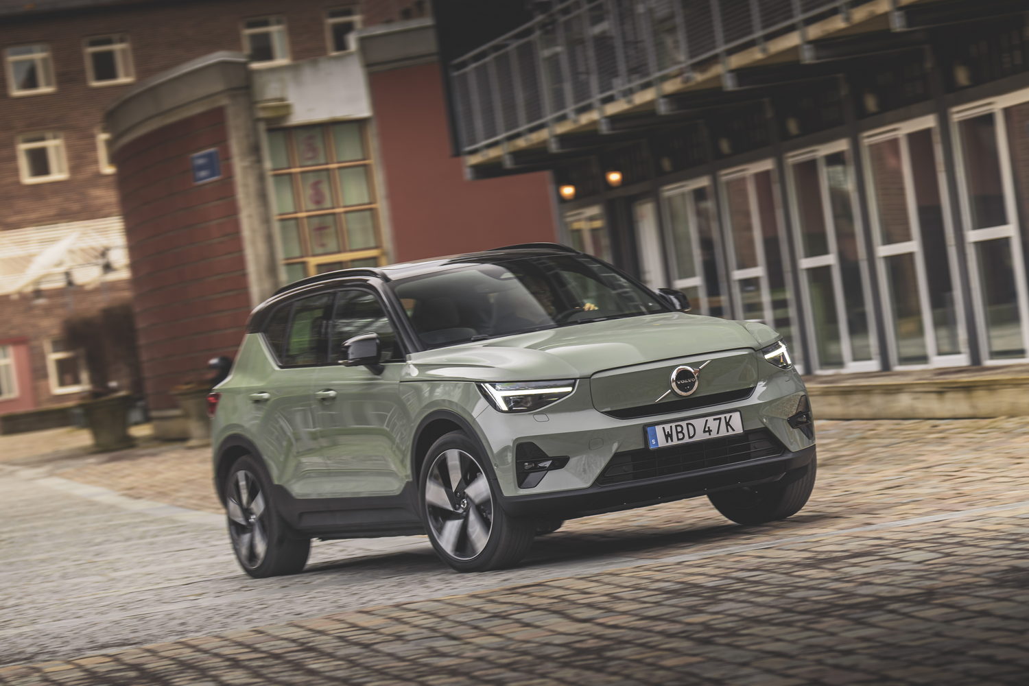 Volvo XC40 Recharge Twin (2024) Reviews Complete Car