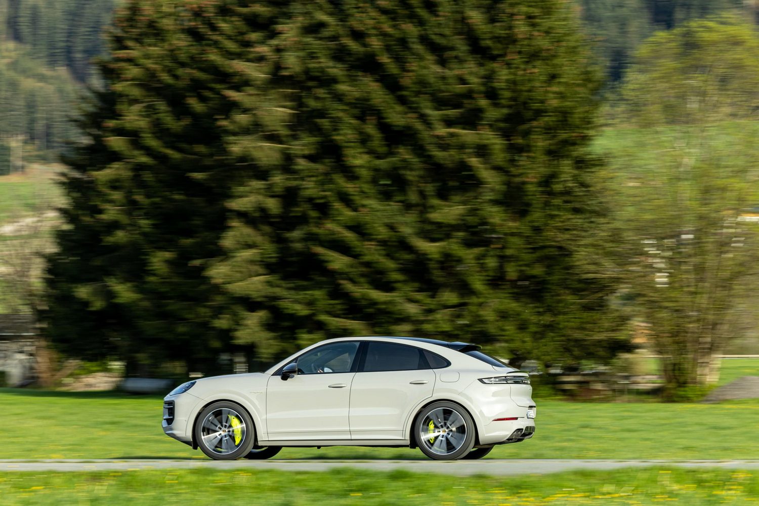 Porsche Cayenne E-Hybrid Coupe (2023)