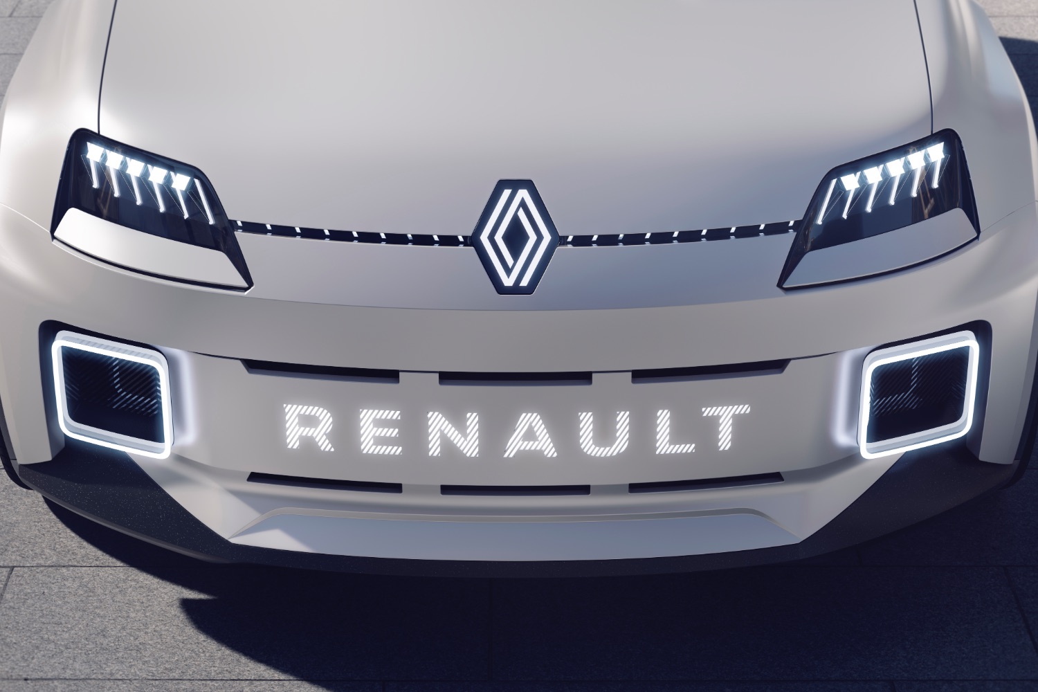 Renault brings electric 5 to Roland-Garros