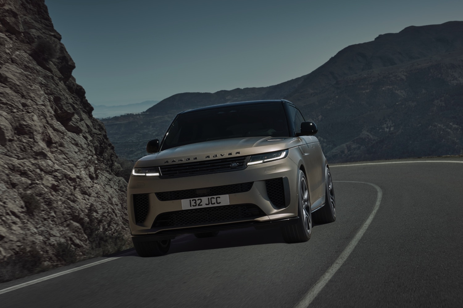 Next-gen Range Rover Sport SV gets 635hp