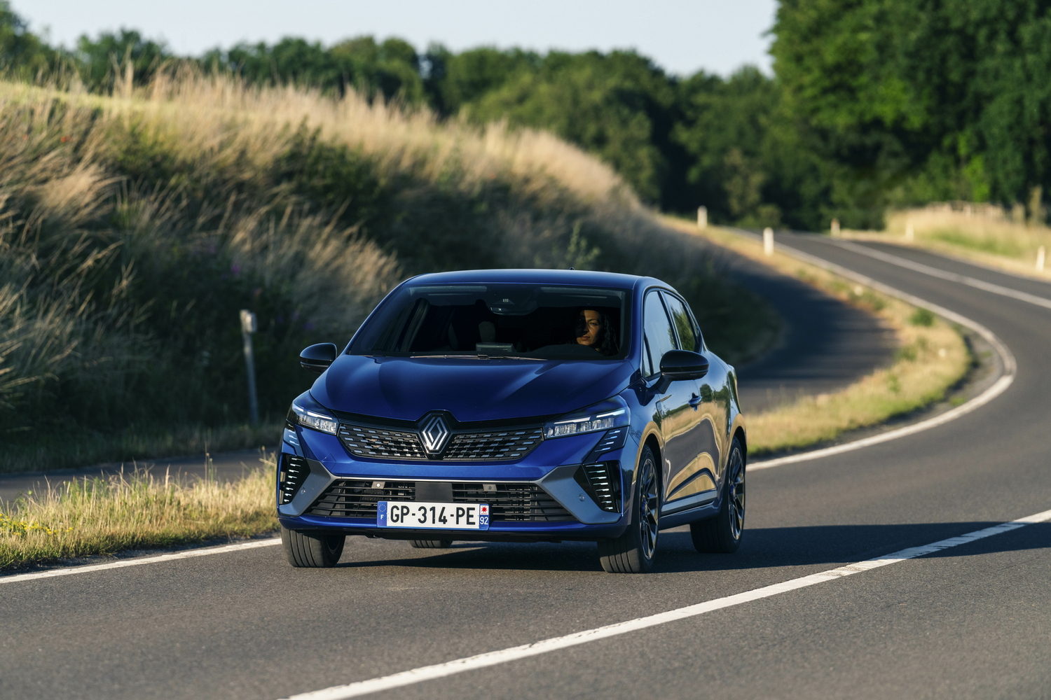 Renault Clio E-Tech hybrid (2023)