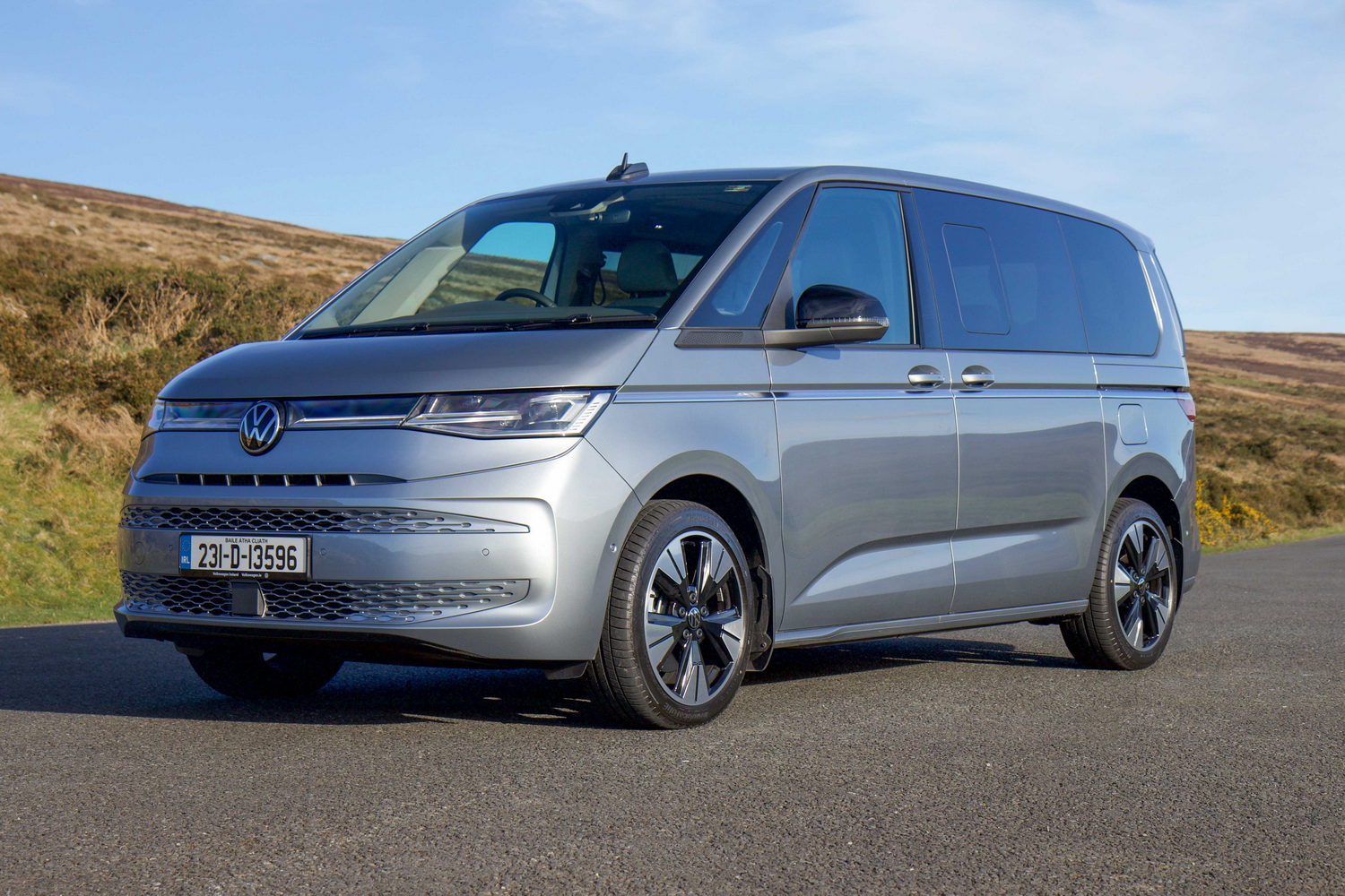 Volkswagen Multivan PHEV (2023)