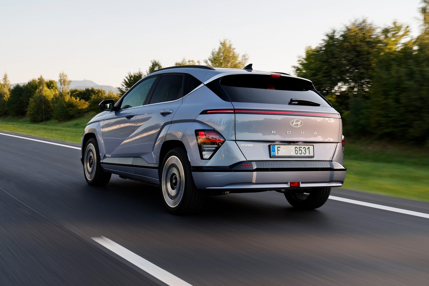 Hyundai Kona Electric 65kWh (2023) | Reviews | Complete Car
