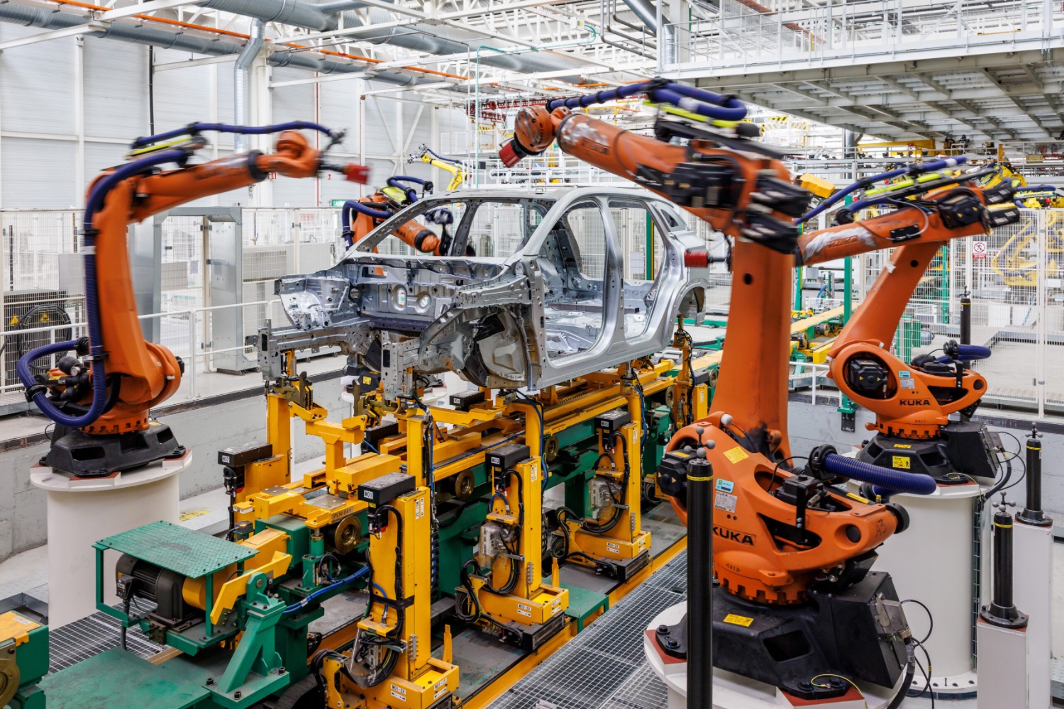 Renault wants to halve EV costs