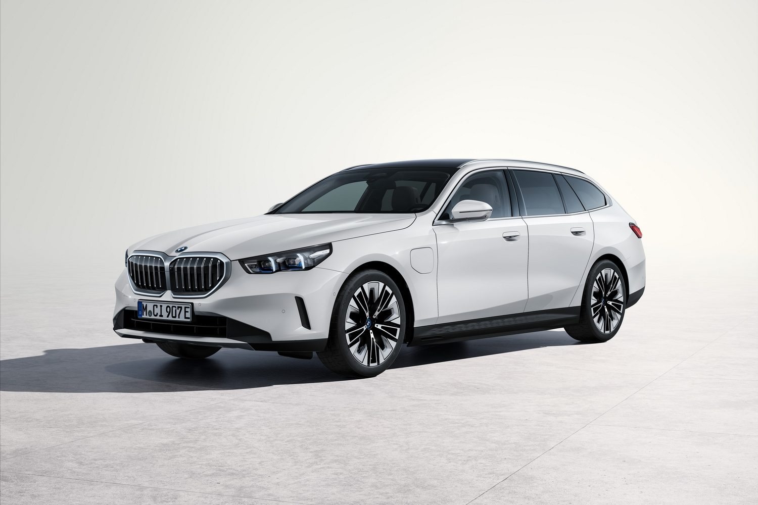 BMW shows off new 5 Series Touring