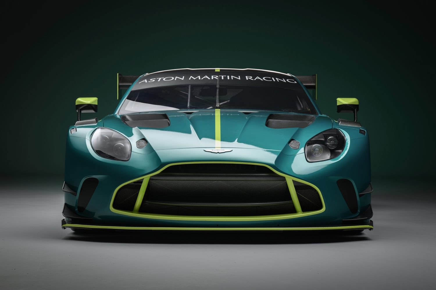 Aston Martin unveils Vantage GT3 racer