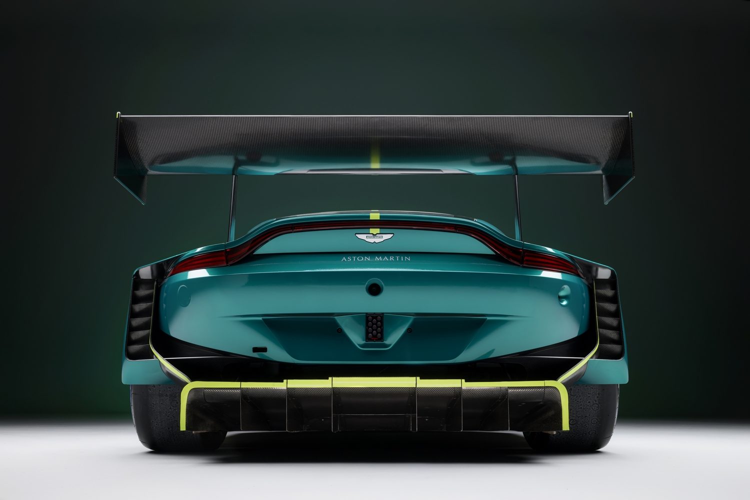 Aston Martin unveils Vantage GT3 racer