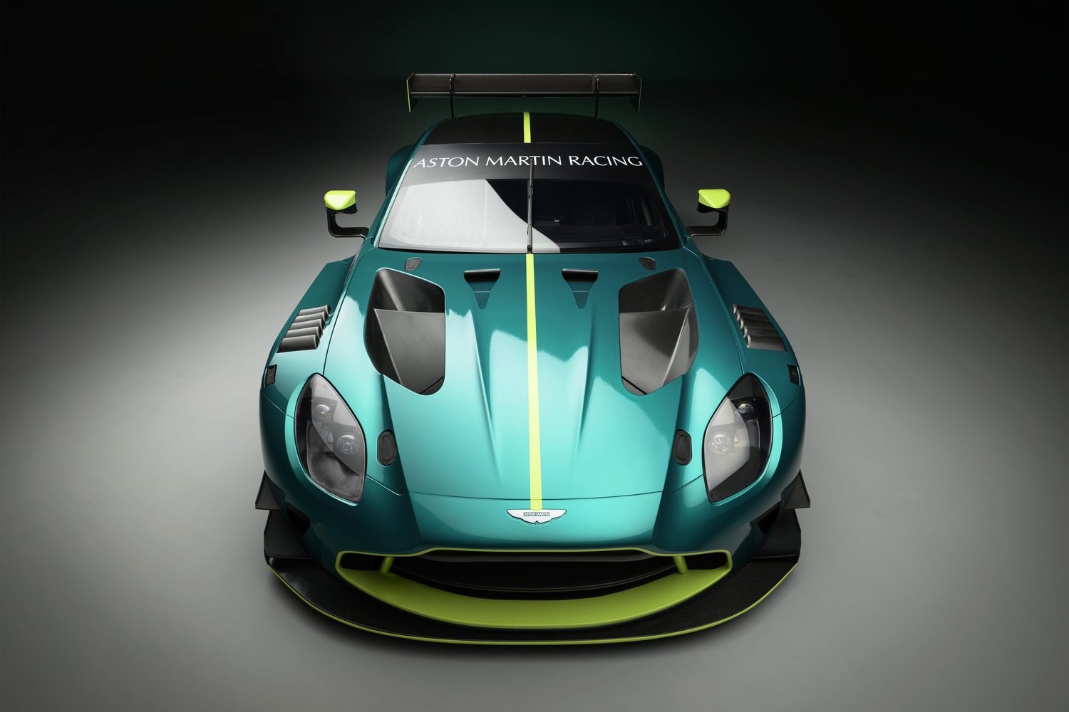 Aston Martin unveils Vantage GT3 racer