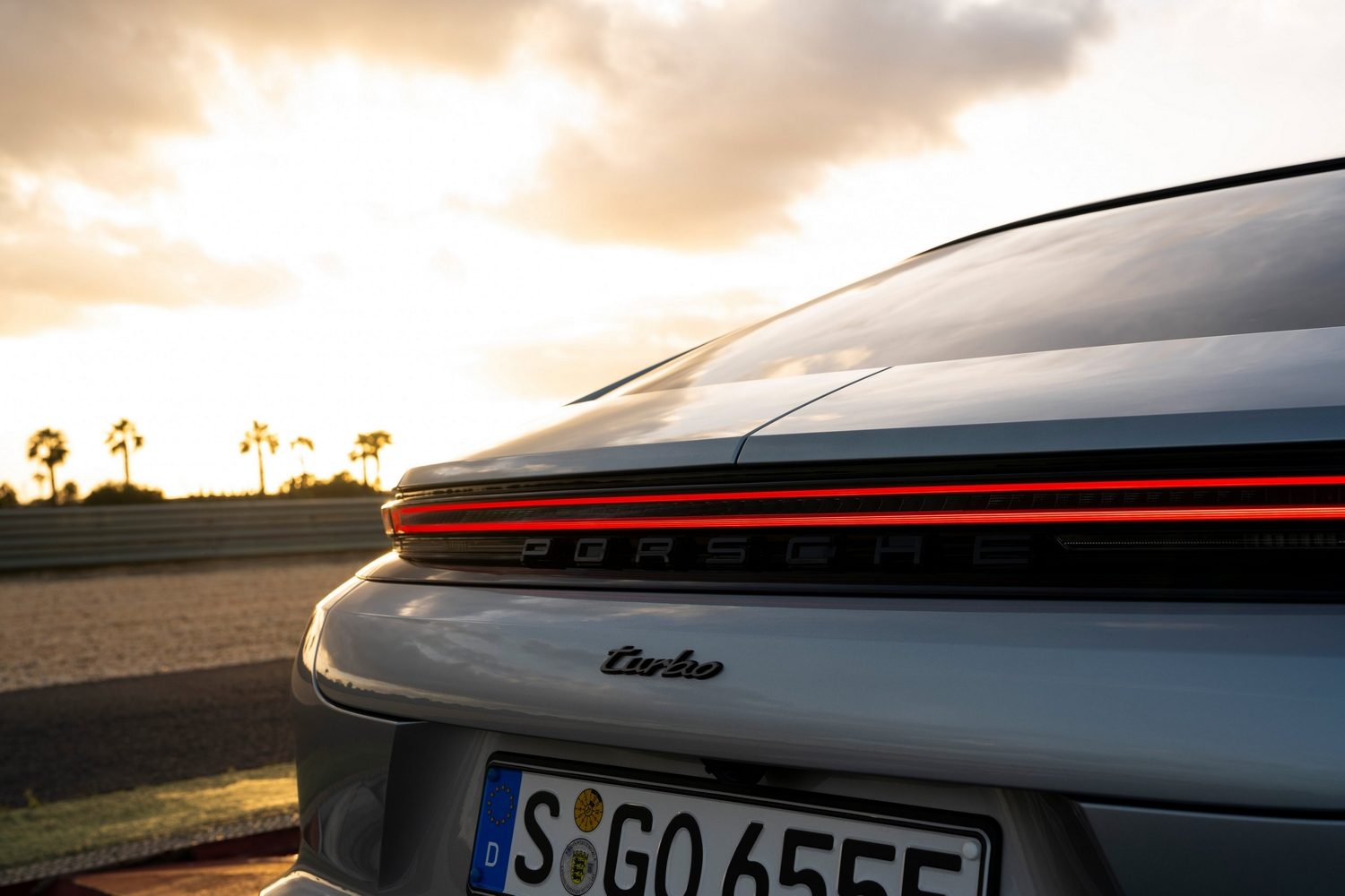 Porsche Panamera Turbo EHybrid (2024) Reviews Complete Car
